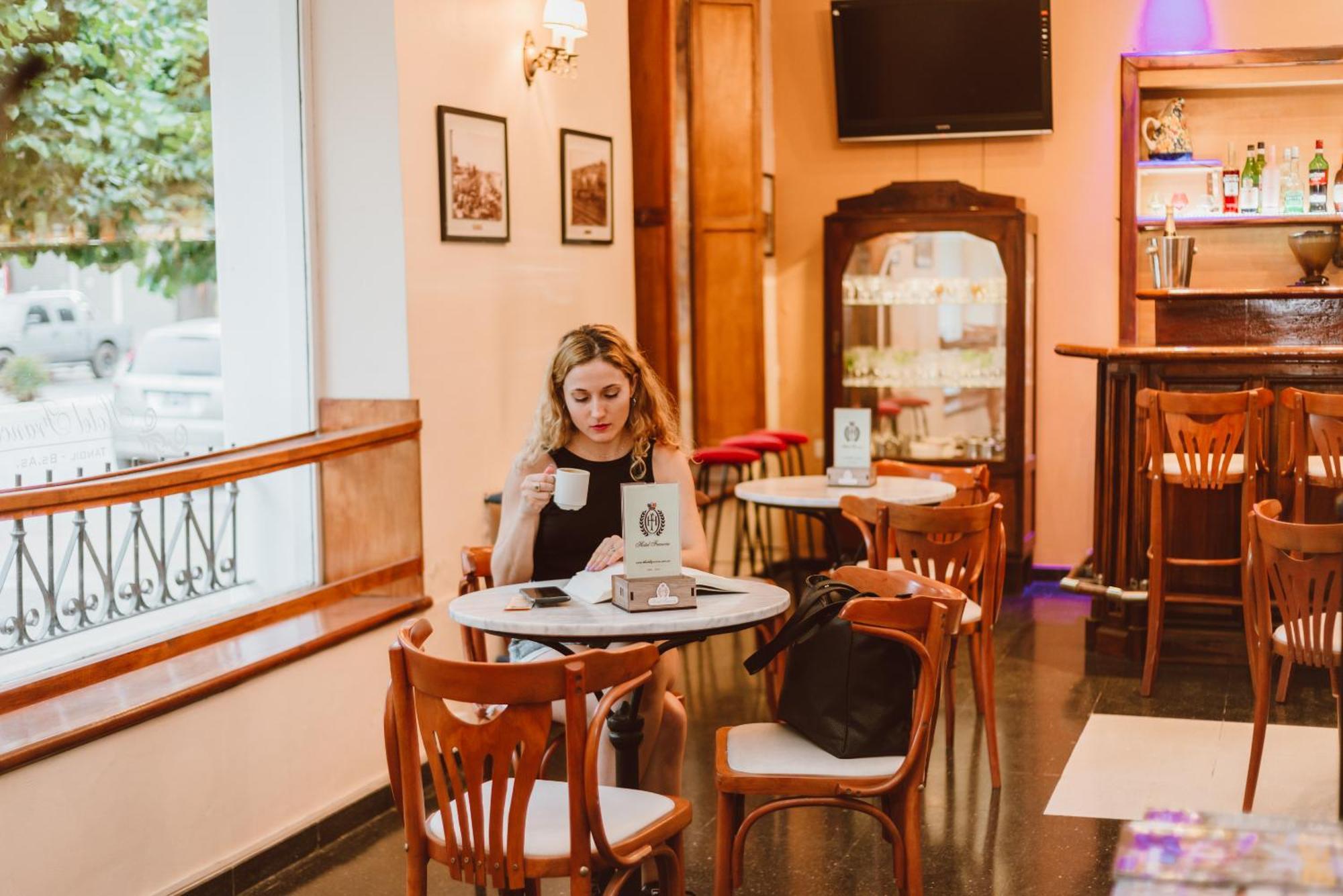 Hotel Francia Tandil Zewnętrze zdjęcie