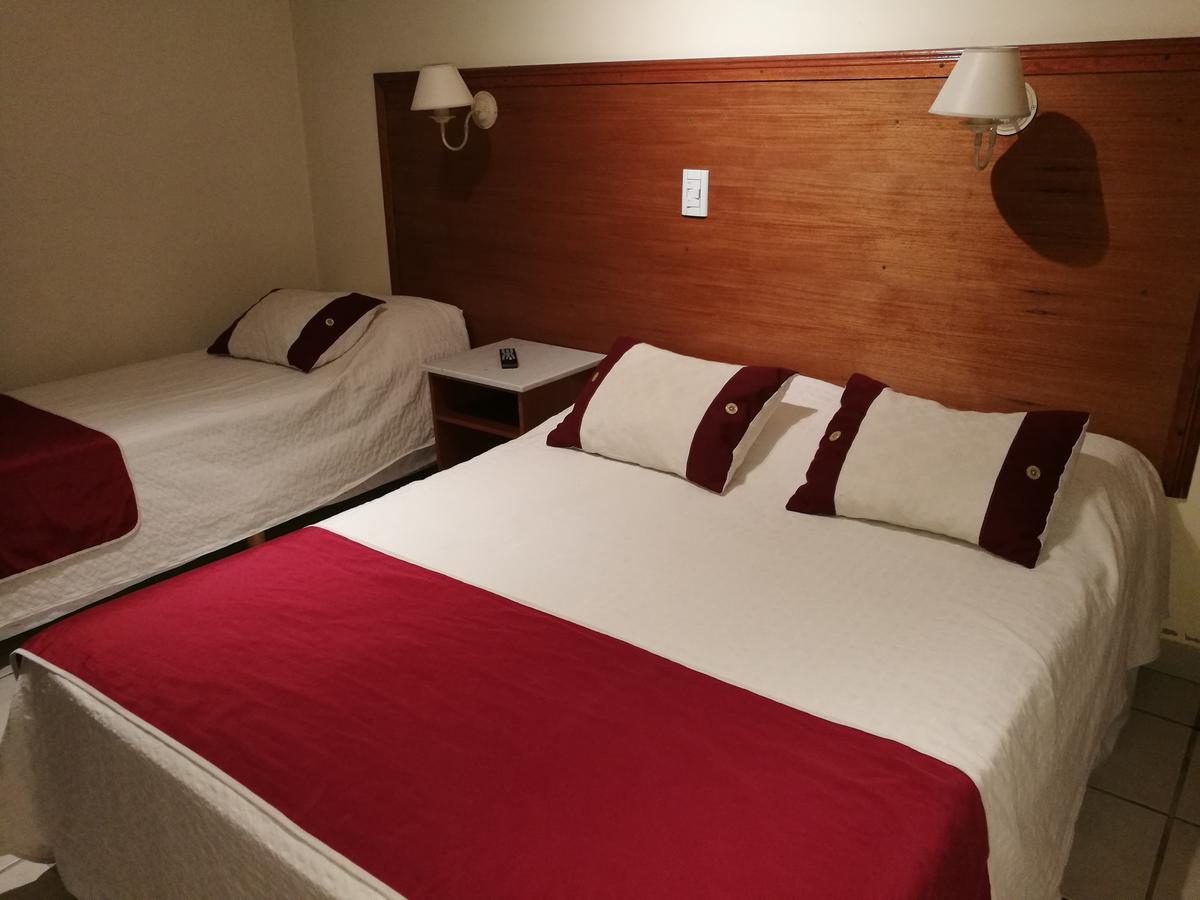 Hotel Francia Tandil Zewnętrze zdjęcie